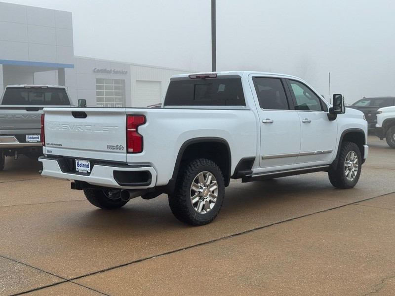 Chevrolet Silverado 3500HD Vehicle Image 03