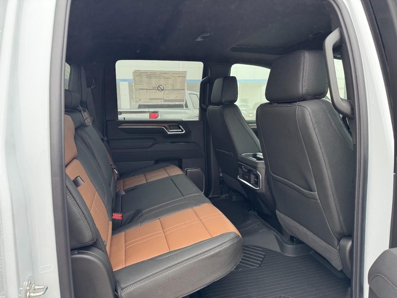 Chevrolet Silverado 3500HD Vehicle Image 05