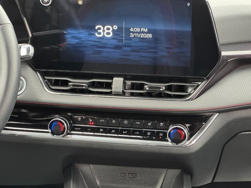 Chevrolet Equinox Vehicle Full-screen Gallery Image 13