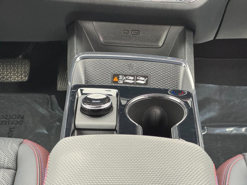 Chevrolet Equinox Vehicle Full-screen Gallery Image 14