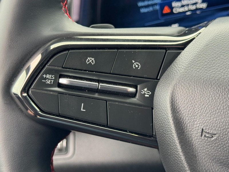 Chevrolet Equinox Vehicle Full-screen Gallery Image 18