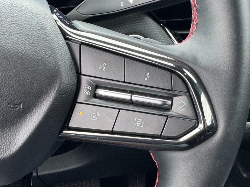 Chevrolet Equinox Vehicle Full-screen Gallery Image 19