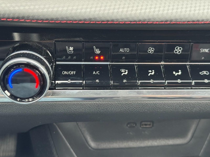 Chevrolet Equinox Vehicle Full-screen Gallery Image 22