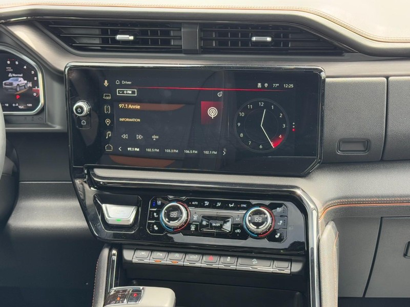 GMC Sierra 1500 Vehicle Image 14