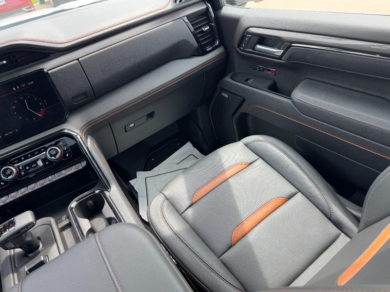 GMC Sierra 1500 Vehicle Image 16