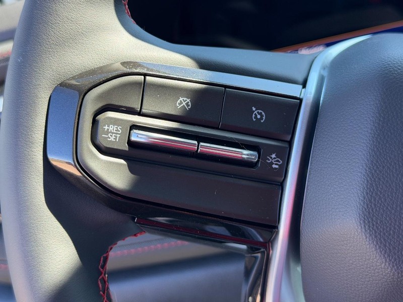 Chevrolet Colorado Vehicle Image 11