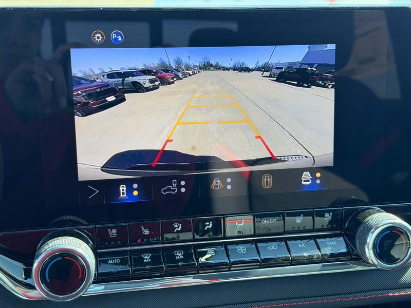 Chevrolet Colorado Vehicle Image 13