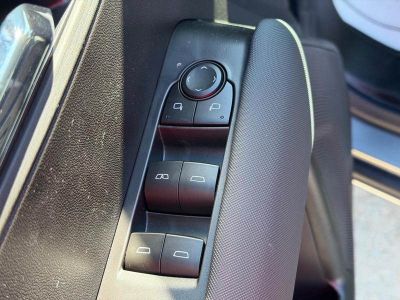 Chevrolet Colorado Vehicle Image 14