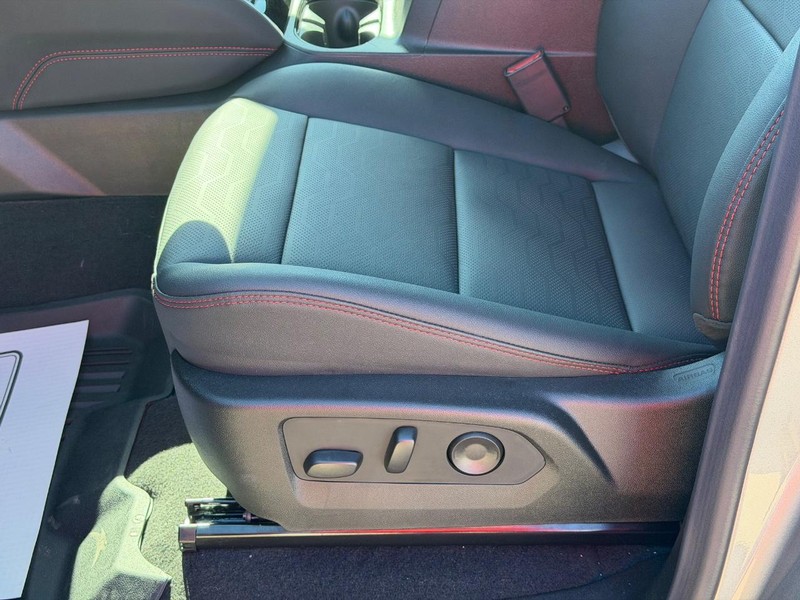 Chevrolet Colorado Vehicle Image 16