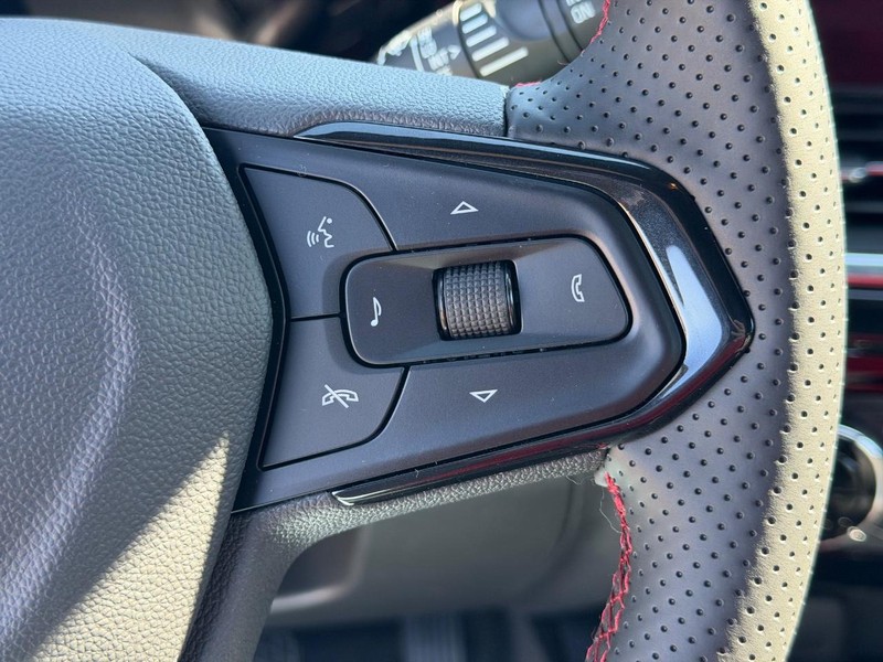 Chevrolet Trax Vehicle Image 12