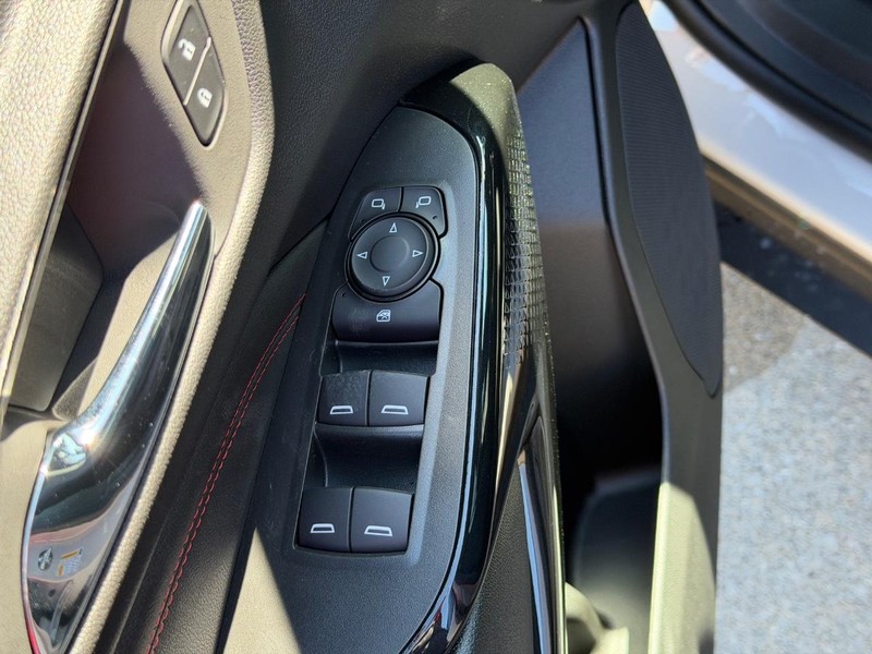 Chevrolet Trax Vehicle Image 14