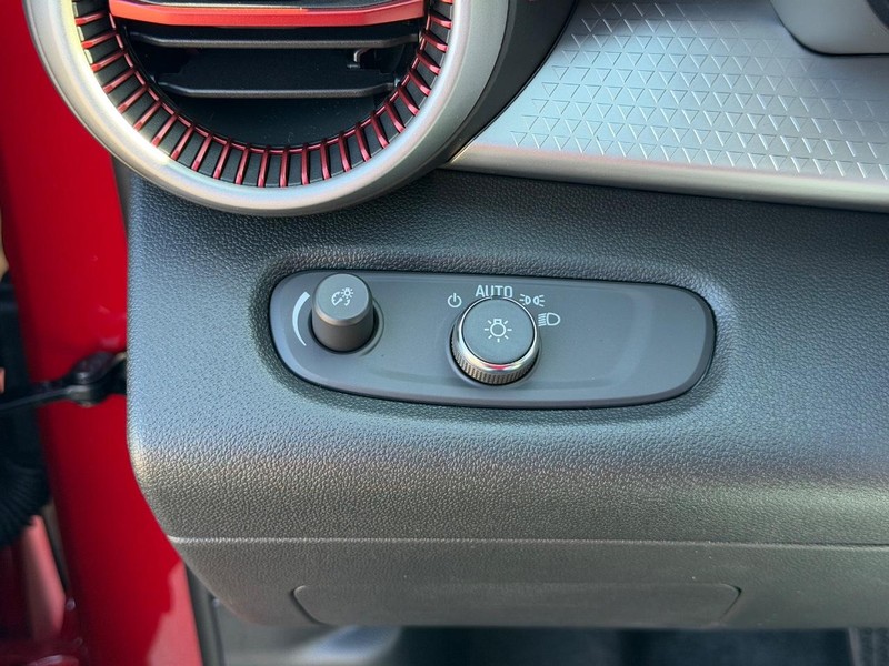 Chevrolet Trax Vehicle Image 10