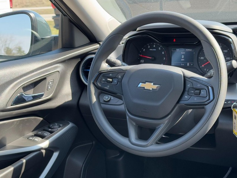 Chevrolet Trax Vehicle Image 07