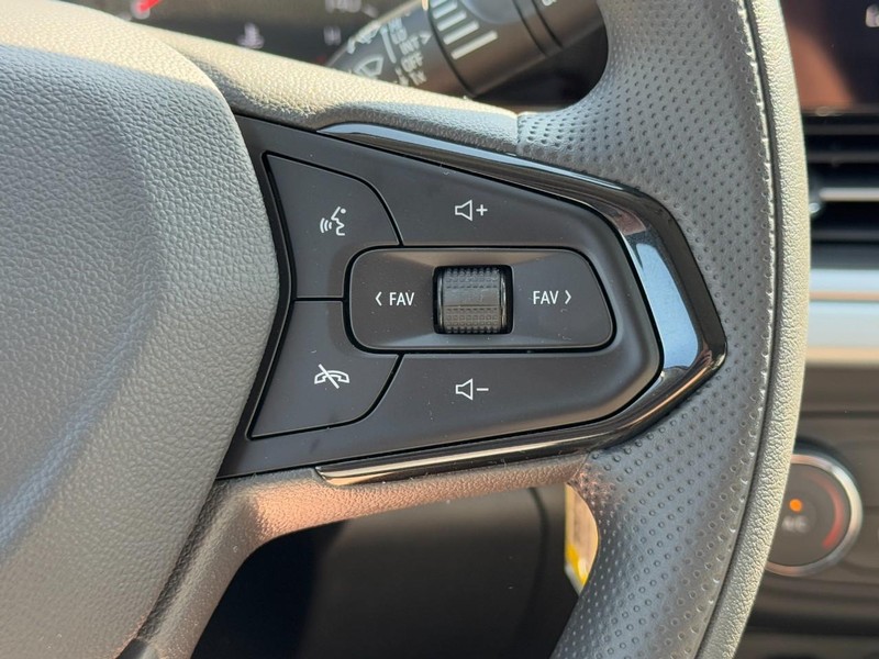 Chevrolet Trax Vehicle Image 11