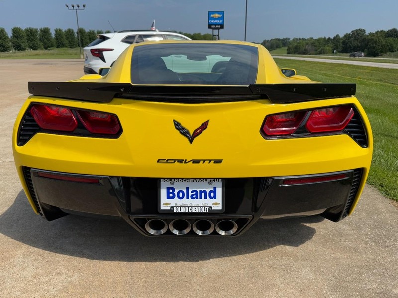 Chevrolet Corvette Vehicle Image 04