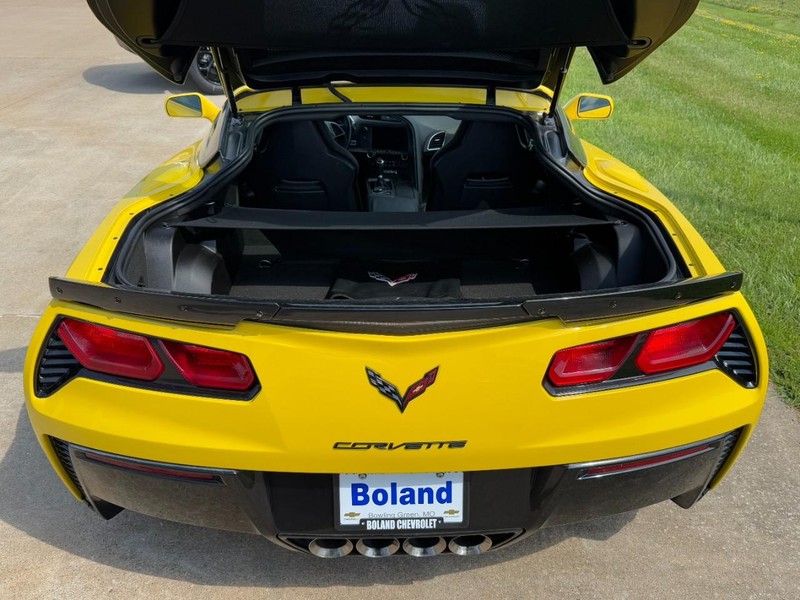 Chevrolet Corvette Vehicle Image 05