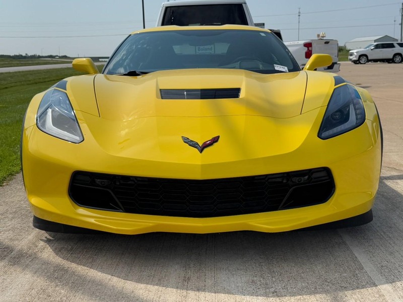 Chevrolet Corvette Vehicle Image 09