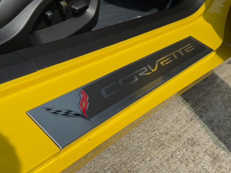 Chevrolet Corvette Vehicle Image 10