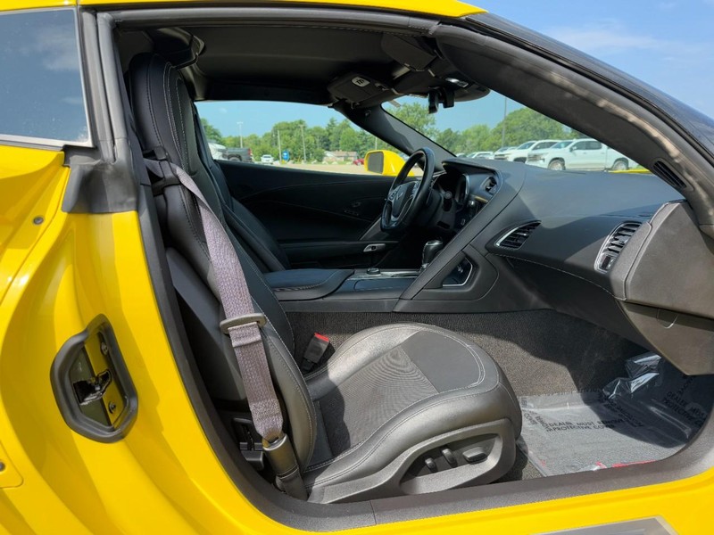 Chevrolet Corvette Vehicle Image 11