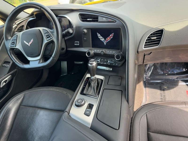 Chevrolet Corvette Vehicle Image 12