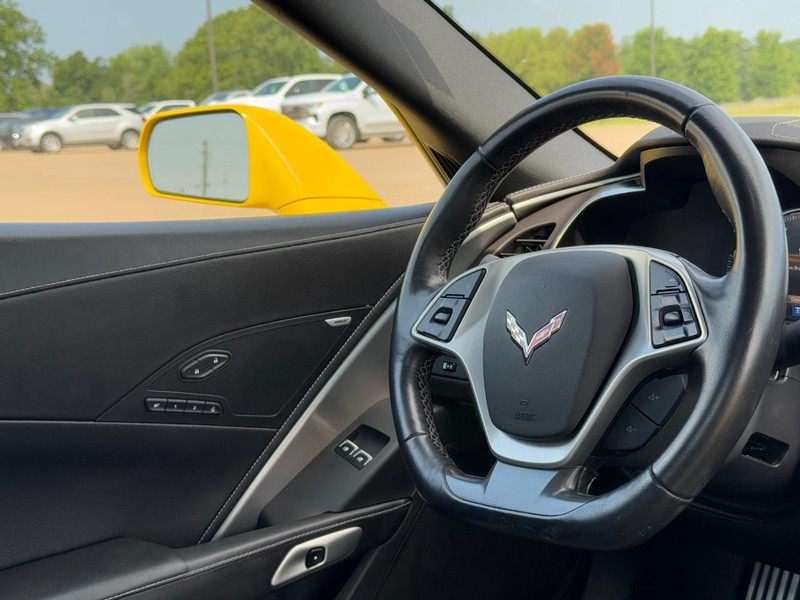 Chevrolet Corvette Vehicle Image 13
