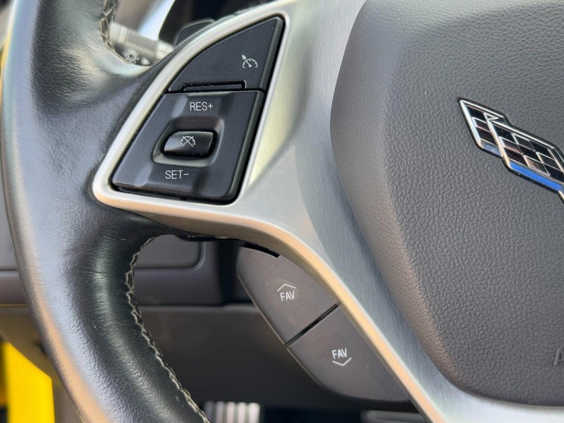 Chevrolet Corvette Vehicle Image 18