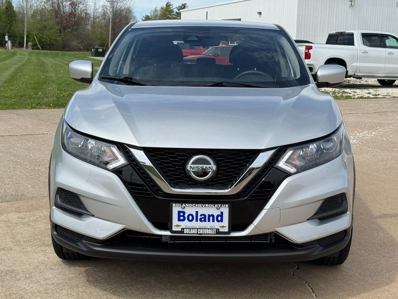 Nissan Rogue Sport Vehicle Image 09