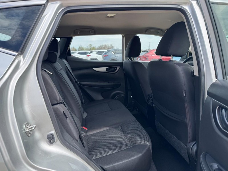 Nissan Rogue Sport Vehicle Image 10