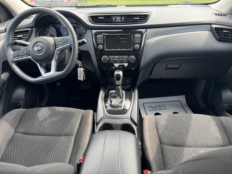 Nissan Rogue Sport Vehicle Image 11