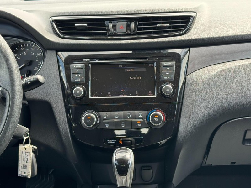 Nissan Rogue Sport Vehicle Image 13