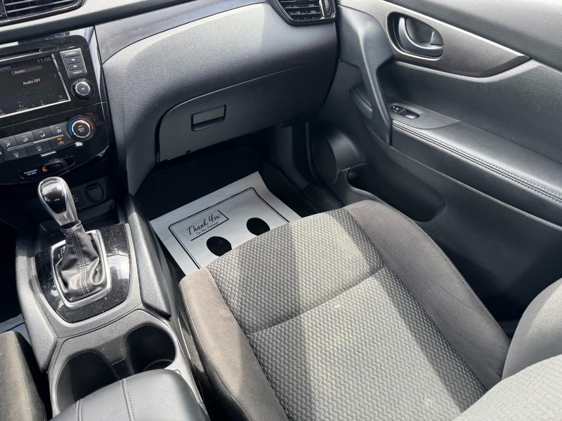 Nissan Rogue Sport Vehicle Image 15