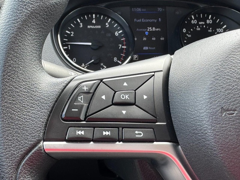 Nissan Rogue Sport Vehicle Image 16