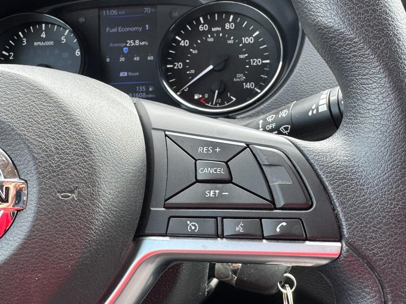 Nissan Rogue Sport Vehicle Image 17