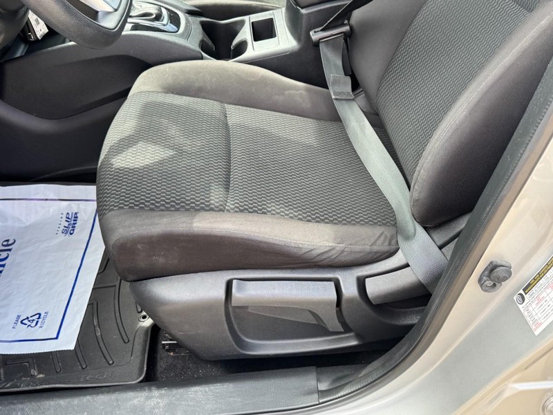 Nissan Rogue Sport Vehicle Image 22