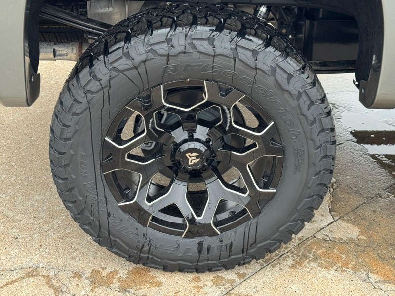 Chevrolet Silverado 1500 Vehicle Image 04