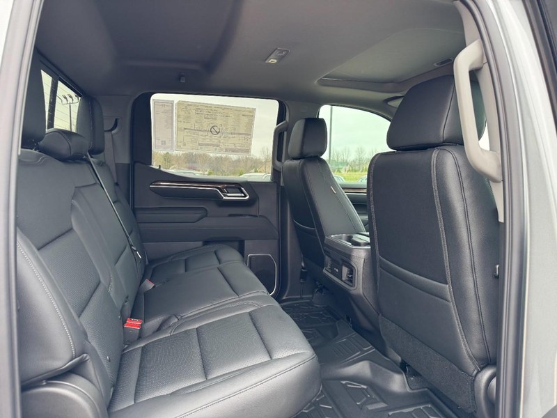 Chevrolet Silverado 1500 Vehicle Image 05