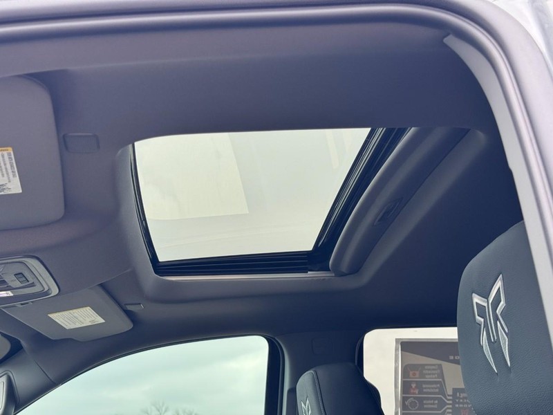 Chevrolet Silverado 1500 Vehicle Image 12