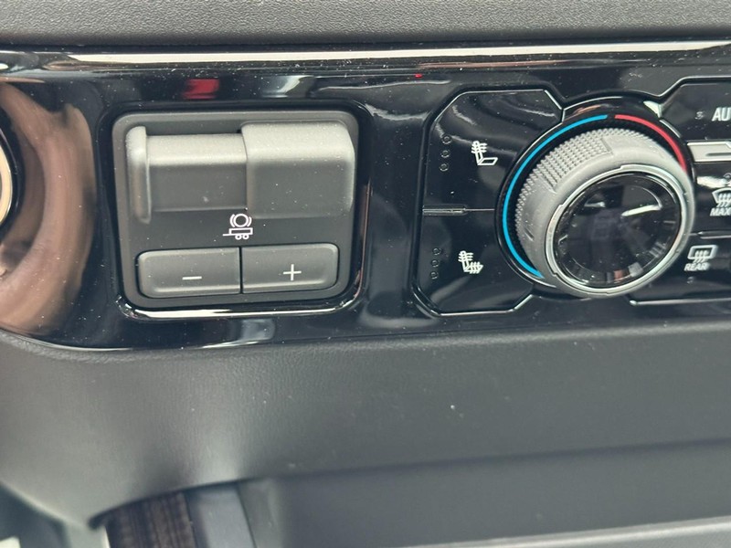 Chevrolet Silverado 1500 Vehicle Image 16