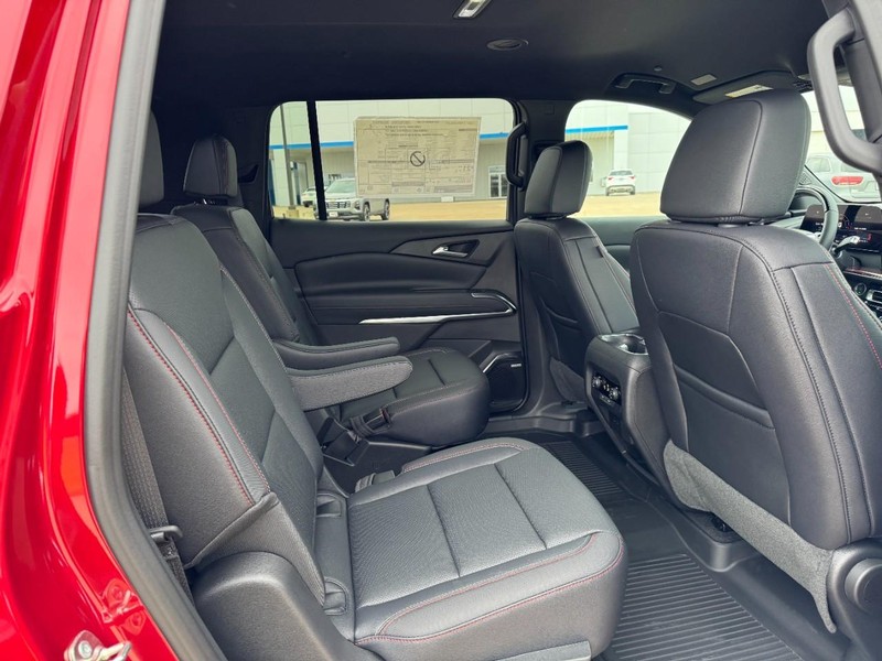 Chevrolet Traverse Vehicle Image 05