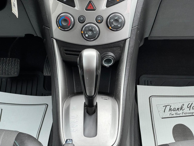Chevrolet Trax Vehicle Image 14