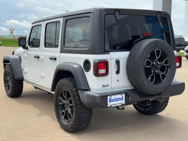 Jeep Wrangler Unlimited Vehicle Image 06