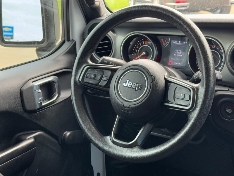 Jeep Wrangler Unlimited Vehicle Image 12