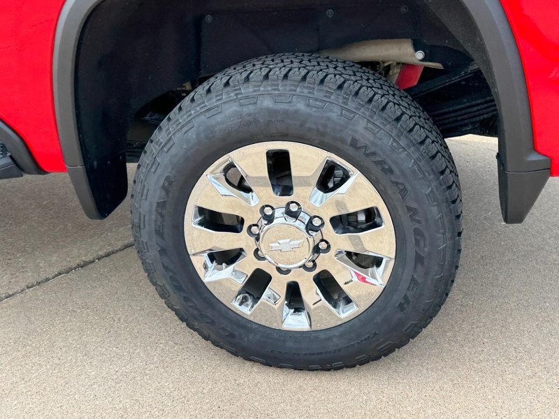 Chevrolet Silverado 3500HD Vehicle Full-screen Gallery Image 07