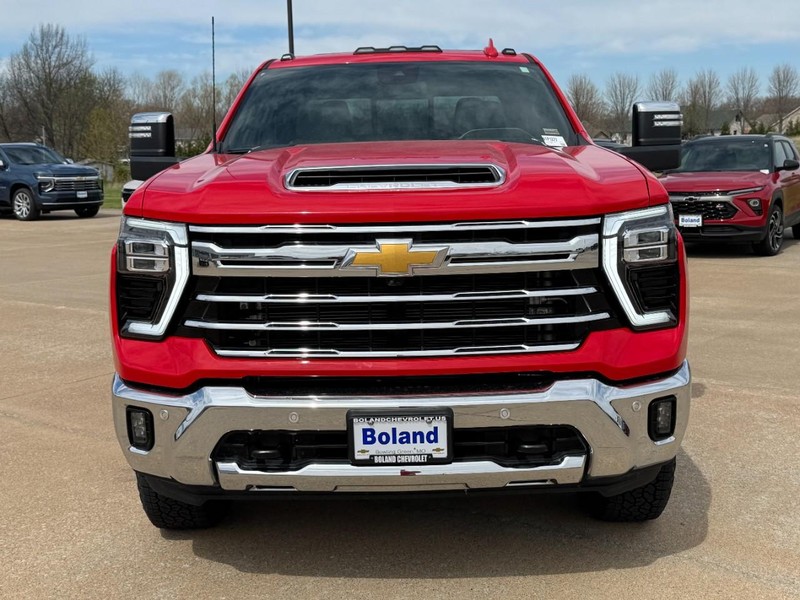 Chevrolet Silverado 3500HD Vehicle Full-screen Gallery Image 09