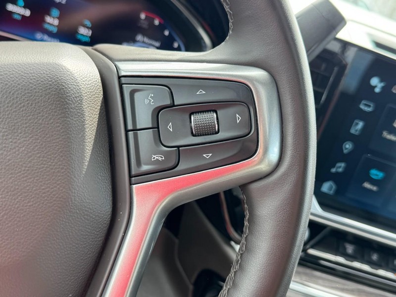 Chevrolet Silverado 3500HD Vehicle Full-screen Gallery Image 18