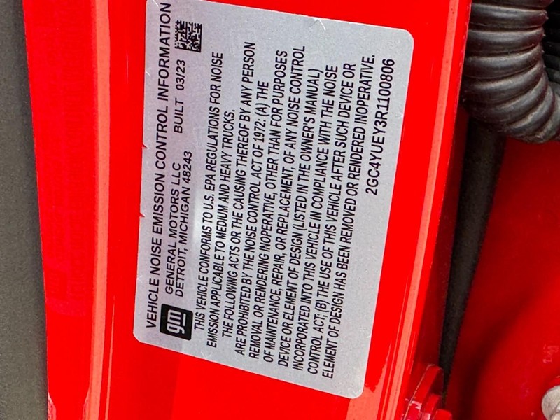 Chevrolet Silverado 3500HD Vehicle Full-screen Gallery Image 24