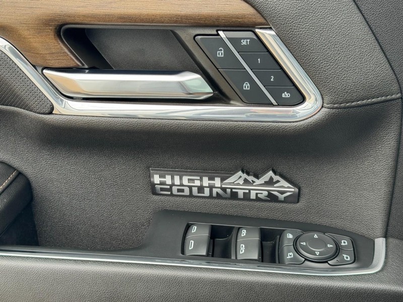 Chevrolet Silverado 1500 Vehicle Image 24