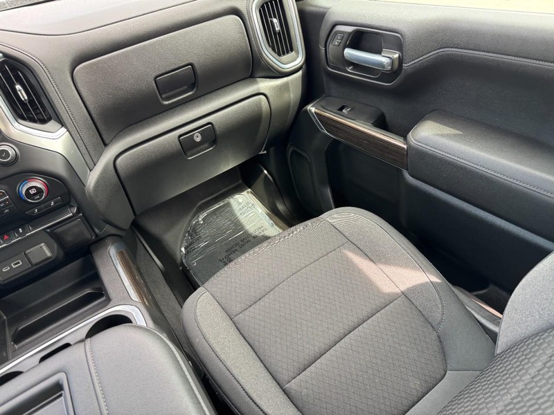 Chevrolet Silverado 1500 Vehicle Image 15