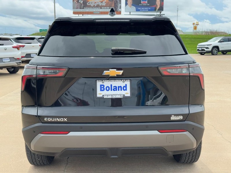 Chevrolet Equinox Vehicle Full-screen Gallery Image 04