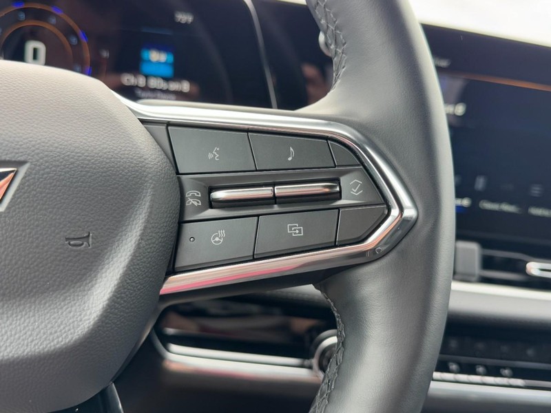 Chevrolet Equinox Vehicle Full-screen Gallery Image 17